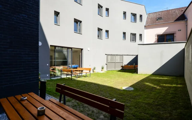 Centrum služeb pro bezdomovce za 120 milionů už pomáhá potřebným, podle odhadů žije v Plzni 400 lidí bez domova