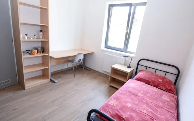 Centrum služeb pro bezdomovce za 120 milionů už pomáhá potřebným, podle odhadů žije v Plzni 400 lidí bez domova