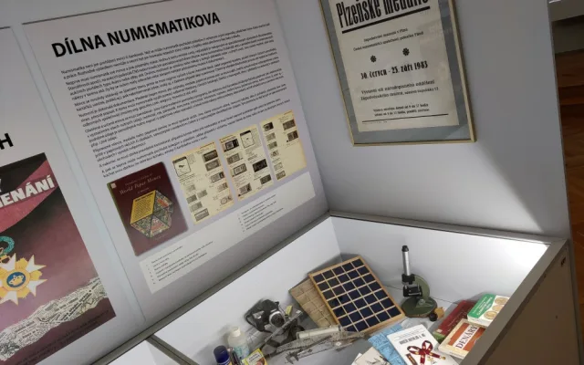 Muzeum představuje své poklady, podívejte se na unikátní mince, medaile nebo psí známky z roku 1876