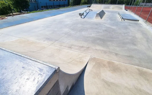 Na sídlišti vyrostl první skatepark, nahradil nevyužívaná volejbalová hřiště