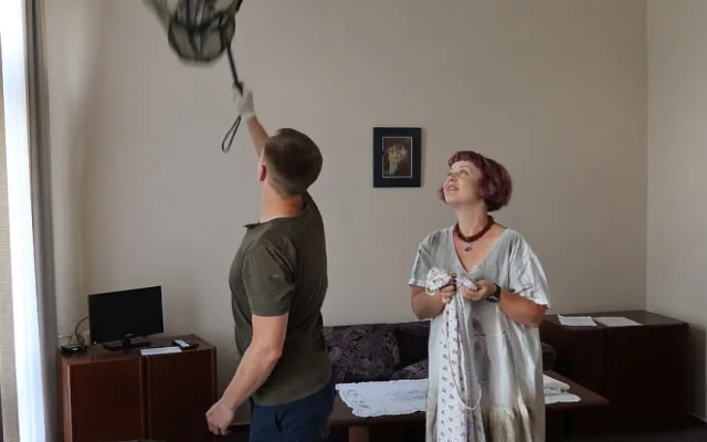 Netopýři obsadili pokoj v jejich oblíbeném hotelu. Pohodlí si tam užívalo 256 živých jedinců, které bylo třeba odchytit