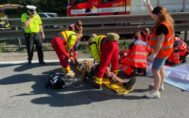 Nehoda obytného vozu zastavila provoz na dálnici D5 ve směru na Rozvadov