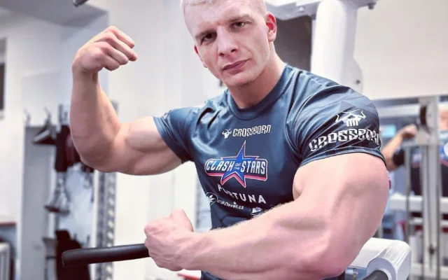 Influencer a zápasník z organizace Clash of the Stars si říká Patrik Žralok