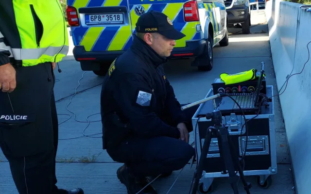 Policisté hledali nelegální migranty na dálnici u německých hranic