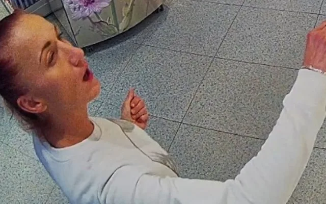 Policisté by si rádi promluvili se zatím neznámou ženou v souvislosti s vyšetřováním krádeží