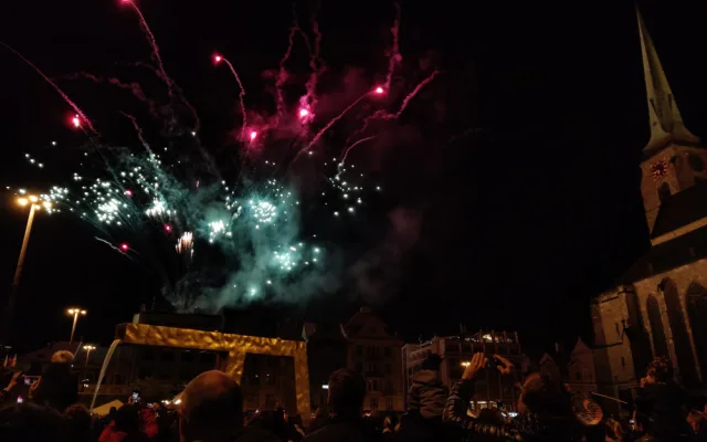 Tichý ohňostroj mohli Plzeňané vidět letos 28. října