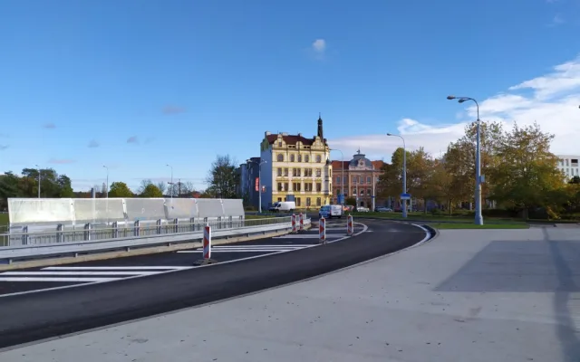 Oprava mostů na Rondelu je u konce. Město se ale musí rozhodnout, co s rušnou křižovatkou bude dál