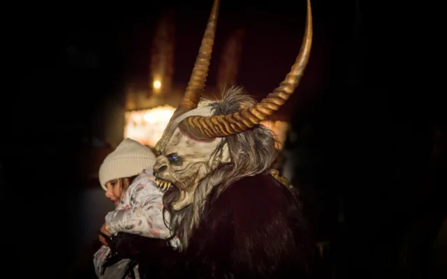 Zapomeňte na nudné vánoční trhy a nostalgické koledy. Klatovy se opět chystají na návštěvu Krampusáků