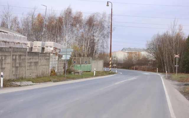 Dlouho zanedbávaný úsek silnice mezi Dobřany a Dnešicemi prošel opravou za 34 milionů korun
