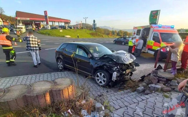 Při dopravní nehoda se zranilo celkem pět osob, foto: Michal Holý