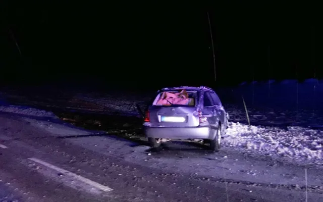 Řidič osobáku nedával pozor, vjel do protisměru a čelně se střetl s vozem a náklaďákem