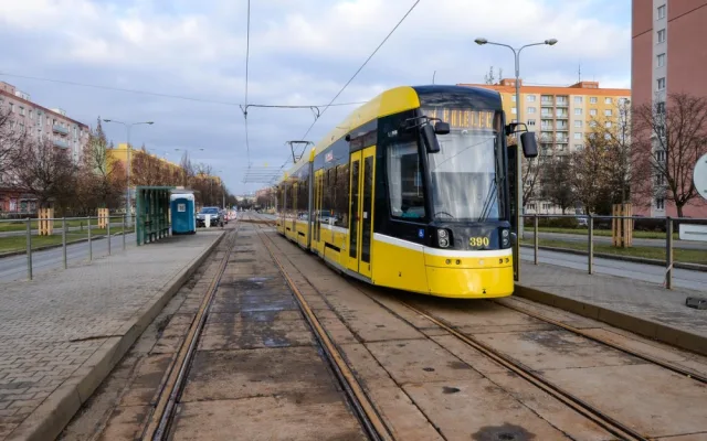 První etapa rozsáhlé rekonstrukce tramvajové trati na Koterovské je u konce, další odstartuje na jaře