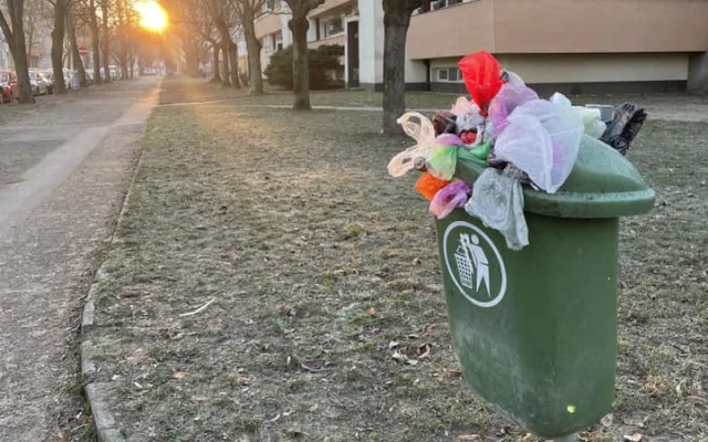 Takto ještě před nedávnou dobou vypadaly košíky na Slovanech, foto: Adéla Brožková