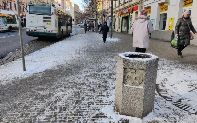 Na Americké třídě jsou desítky košů.