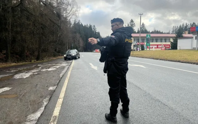 Cizinecká policie kontrolovala ubytovny, firmy zaměstnávající cizince a zabývala se i nelegální tranzitní migrací