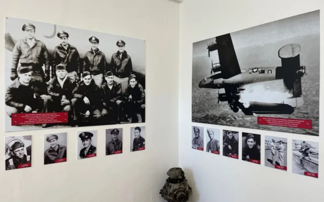Deset amerických letců zahynulo před 80 lety v sestřeleném bombardéru poblíž Nepomuku. Trosky vystavuje muzeum