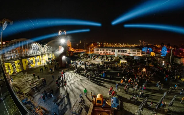 Festival světla BLIK BLIK rozzáří 22. a 23. března Plzeň. Tématem jsou letos PRAMENY
