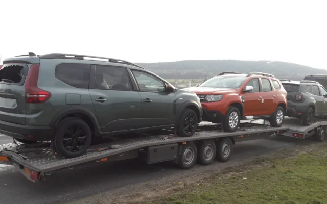 Řidič nedával pozor a způsobil hromadnou nehodu na dálnici D5 ve směru na Rozvadov