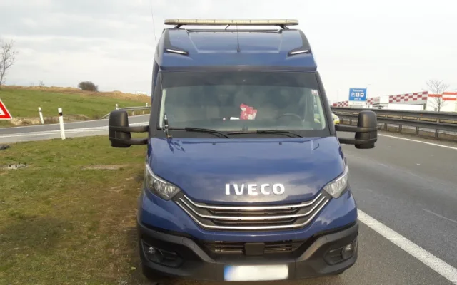 Řidič nedával pozor a způsobil hromadnou nehodu na dálnici D5 ve směru na Rozvadov