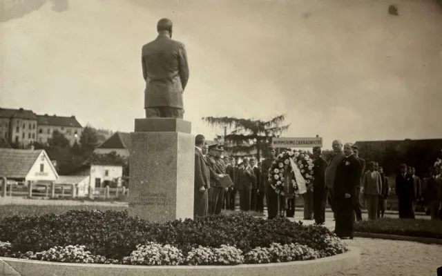 První posmrtná socha československého ministerského předsedy Antonína Švehly měla pohnutý osud