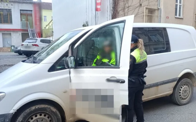 Na opilce ve firemním mercedesu poslal městskou policii zaměstnavatel řidiče. Motorista nadýchal 4,10 promile