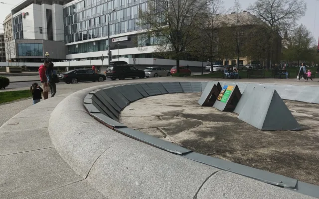 Fontána před muzeem bude opět plná vody, město ji nechá kompletně zrekonstruovat