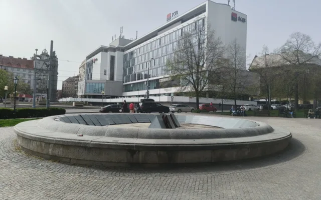Fontána před muzeem bude opět plná vody, město ji nechá kompletně zrekonstruovat