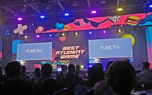 Slavnostní vyhlašování výsledků soutěže o nejlepší hru na videoherní konferenci GDC v San Franciscu