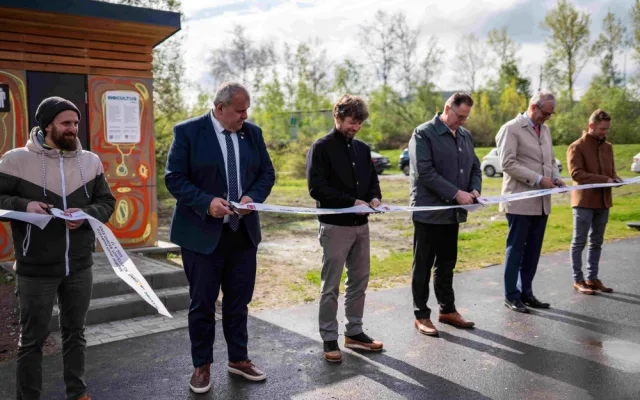 První veřejní ekologická toaleta v Česku nepotřebuje elektřinu ani chemii, exkrementy mění v kompost