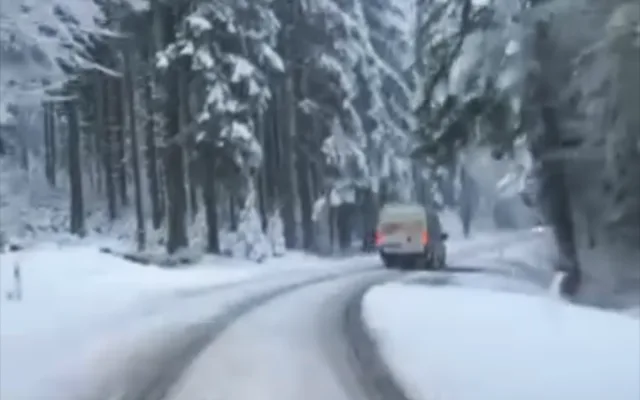 Tak vypadala ráno silnice na Železnou Rudu, foto Honza Ofner
