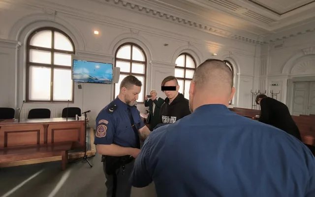 Žalobce navrhuje pro mladého Ukrajince 18 let vězení, zneužil a pokusil se zabít školačku