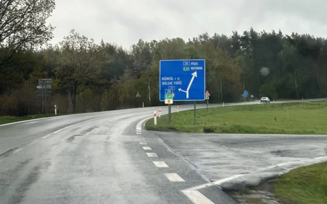 Startuje úprava extrémně nebezpečných křižovatek na silnici I/20 nad Losinou. Jde o místa častých nehod