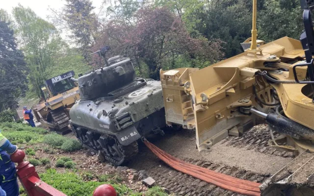 Jako jediný v Česku vlastní pojízdný americký tank Sherman, teď renovuje další pro muzeum generála Pattona