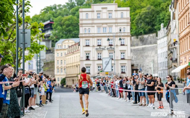 Karlovy Vary se v sobotu rozběhnou. RunCzech láká na půlmaraton i novou desítku