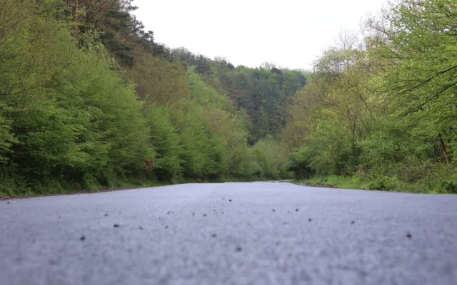 Místo rychlíků se tam budou prohánět cyklisté, unikátní stezka na železniční trati se brzy otevře veřejnosti
