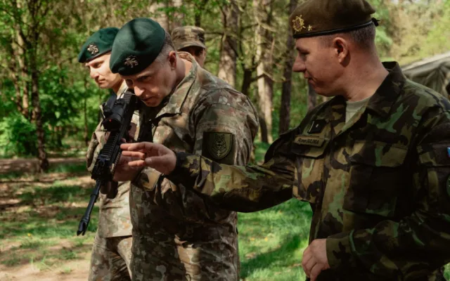 mjr. Buldra a velitel Iron Wolf BDE - plk. Aurelijus Motiejúnas