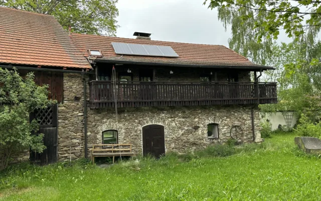 Tento dům si zahrál i v seriálu Policie Modrava