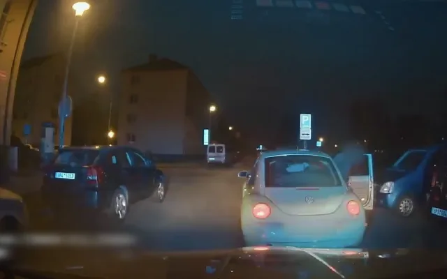 VIDEO: Neřídil jsem, tvrdil opilý muž. Kamera ho ale usvědčila z velké lži