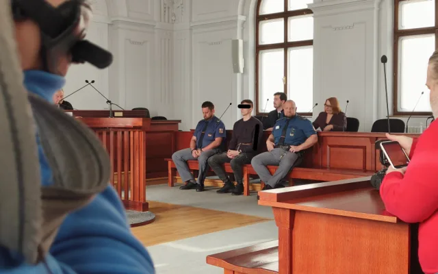 Vrchní soud potvrdil ukrajinskému mladíkovi 19 let vězení za pokus o vraždu školačky