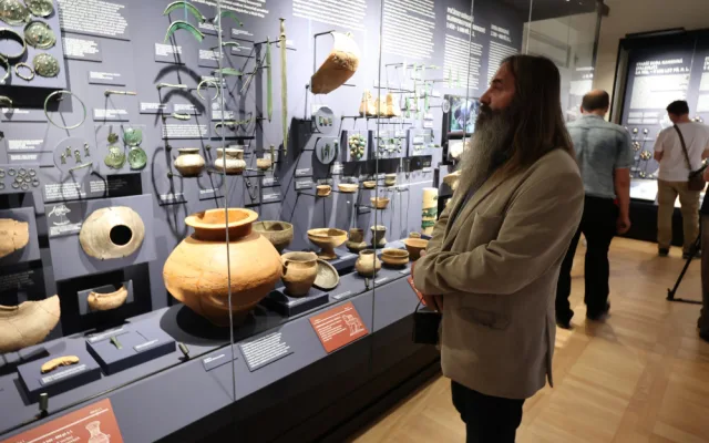 Klatovské muzeum má po 28 letech novou expozici, mapuje historii města od doby kamenné do roku 1989
