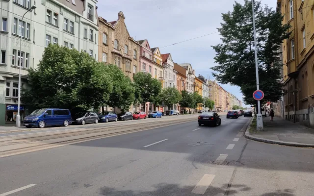 Řidiče čekají další omezení, rušná Klatovská třída projde rozsáhlou opravou