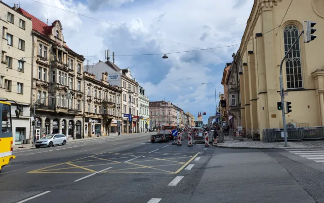 Řidiče čekají další omezení, rušná Klatovská třída projde rozsáhlou opravou