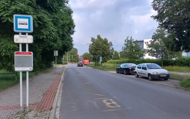 Stav Kotíkovské ulice před opravou.