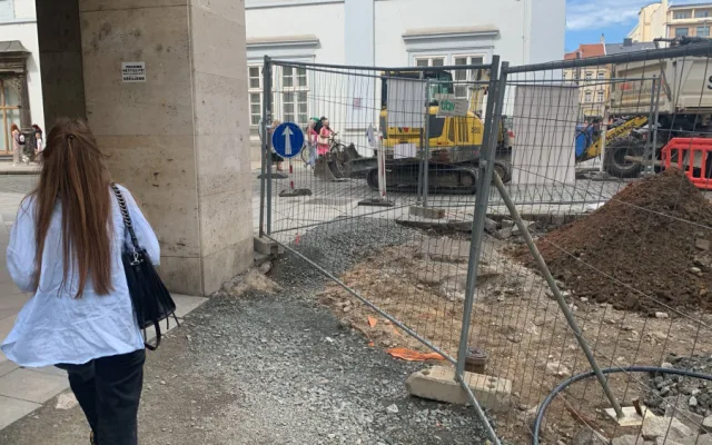 Rekonstrukce Zbrojnické v centru vstoupila do další fáze, vjezd na náměstí je možný Prešovskou a Dominikánskou