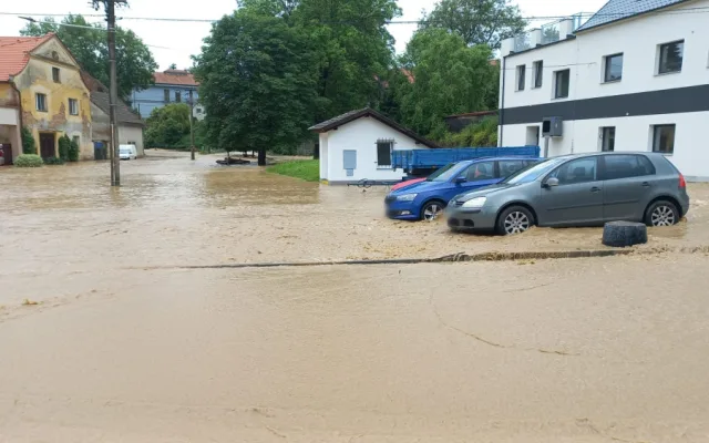 Letošní bleskové povodně napáchaly obrovské škody, jednu obec vyplavila voda už třikrát