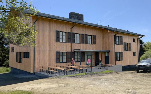 Bývalá rota pohraničníků se přemění na horskou chatu s restaurací a ubytováním