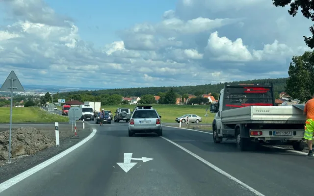 Úpravou prošly dvě nebezpečné křižovatky na velmi frekventované silnici I/20 mezi Plzní a Budějovicemi