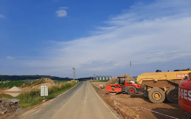 Už příští rok budou moci řidiči využít nové napojení na dálnici D5, přípravy stavby trvaly dlouhých 15 let
