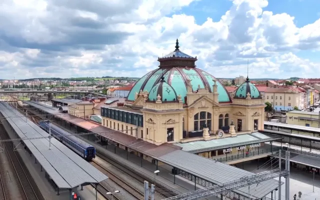 VIDEO: Podívejte se na časosběrné záběry z miliardové proměny hlavního nádraží