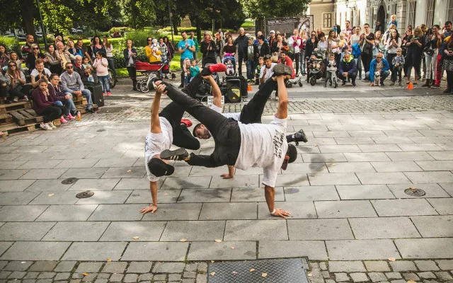 Pilsen Busking Fest 2024 odhaluje další jména a láká na netradiční program